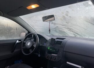 Hannover-Bothfeld: Vereiste Scheiben führen zu Unfall vereiste PKW-Scheiben