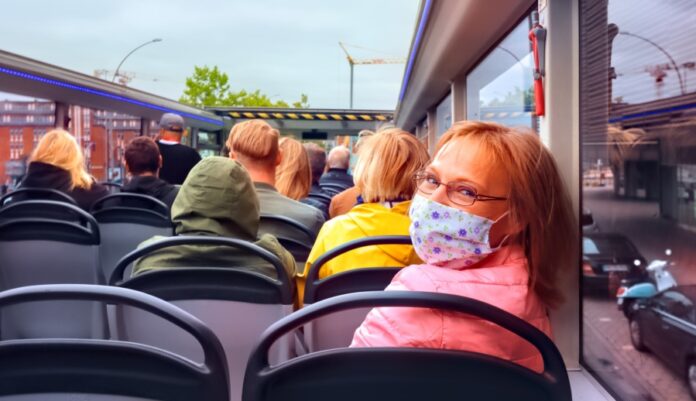 Maske in öffentlichen Verkehrsmitteln