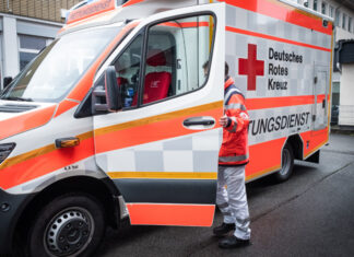 Omikron weiter auf dem Vormarsch – Das Rote Kreuz in der Region Hannover ist vorbereitet Mitarbeiter des DRK-Rettungswache Hannover im Einsatz