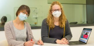Jacqueline Niewolik (links) und Marie Mikuteit vom ErgoLoCo-Team