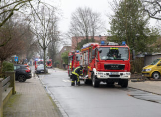 Mikrowelle gerät in Brand – Feuerwehr in Burgwedel mit Großaufgebot im Einsatz Feuerwehreinsatz