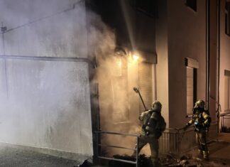 Containerbrand an Hausfassade in Lehrte Containerbrand in Lehrte