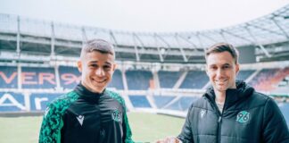 Nicolo Tresoldi (l.) mit 96-Sportdirektor Marcus Mann in der HDI Arena.