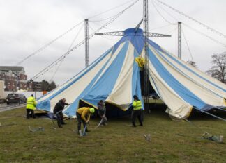 Kulturzelt-Langenhagen ersetzt vorübergehend den Theatersaal Aufbau Kulturzelt-Langenhagen