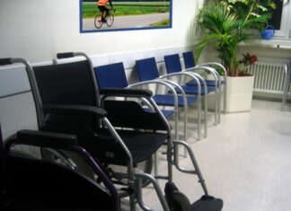 KV Niedersachsen fordert Corona-Bonus für Praxispersonal Wartezimmer beim Arzt