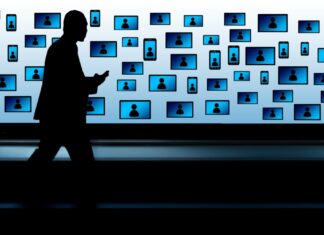 Betrug über WhatsApp: Polizei Celle warnt vor neuer Masche mit manipulierten Abstimmungs-Links Handynutzer-Messengerdienste