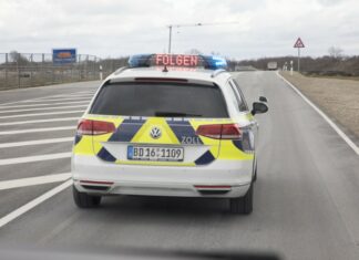 Sparen mit Kraftstoff aus dem Supermarkt? Zollkontrolle auf der Autobahn