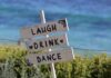 Schild-lachenn-trinken-tanzen