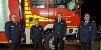 Bild von links: Ingo Wittrock (Ortsbrandmeister), Daniel Meyer (Gruppenführer), Julian Dahle (stellvertretender Ortsbrandmeister), Ulf Kreinacker (Stadtbrandmeister)