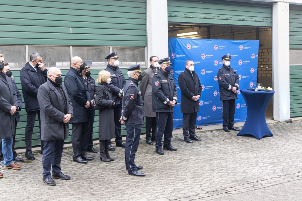Niedersächsische Polizei und Minister Pistorius beteiligen sich an Gedenken für getötete Polizeibeamtin und getöteten Polizeibeamten in Rheinland-Pfalz.
