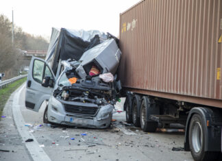 Tödlicher Auffahrunfall auf der A7 bei Laatzen Unfall auf der A7 bei Laatzen.