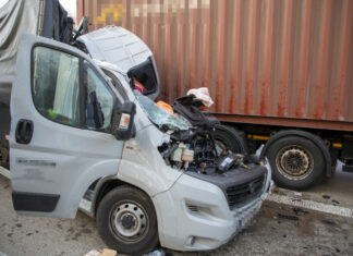 Erneut schwerer Unfall auf der A7 bei Laatzen Unfall auf der A7 bei Laatzen.