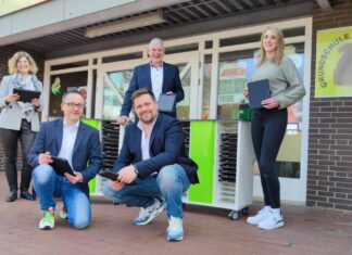 Rund 500 iPads für Langenhagens Schulen Übergabe der Tablet an der Grundschule Krähenwinkel