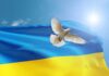 Ukraine-Flagge mit Friedenstaube