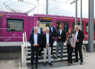 Stadtbahnhaltestelle Bothfeld ist barrierefrei Eröffnung Hochbahnsteig Bothfeld mit Regionspräsident Steffen Krach.
