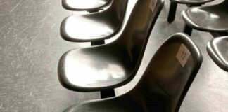 Gestohlene Designer-Sitzschalen