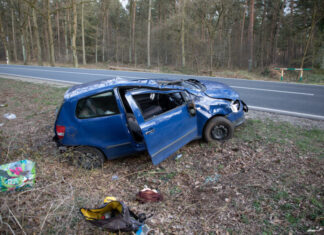 25-Jähriger kommt mit seinem Auto von der B 188 ab und wird schwer verletzt Autounfall