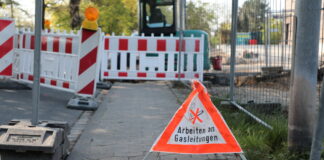 Warnaufsteller - Arbeiten an Gasleitung