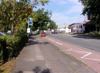 Barrierefreier Ausbau der Bushaltestellen in der Bayernstraße Die Stadt Langenhagen baut vier Bushaltestellen in der Bayernstraße barrierefrei um.