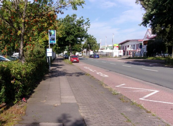 Die Stadt Langenhagen baut vier Bushaltestellen in der Bayernstraße barrierefrei um.