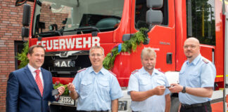 Feuerwehr Isernhagen H.B. übernimmt zwei neue Fahrzeuge.