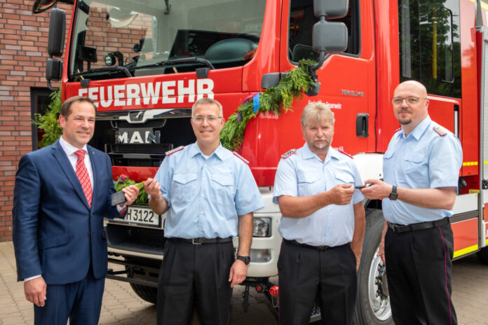 Feuerwehr Isernhagen H.B. übernimmt zwei neue Fahrzeuge.