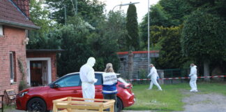 Mutmaßliches Tötungsdelikt in Neustadt/Hagen - Weibliche und männliche Person durch Polizei tot aufgefunden