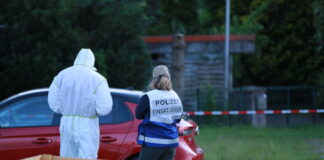 Mutmaßliches Tötungsdelikt in Neustadt/Hagen - Weibliche und männliche Person durch Polizei tot aufgefunden