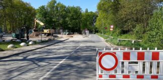 Die asphaltierte Zufahrt im westlichen Bereich des Silbersee-Geländes wird bis etwa Mitte Juni auch für Fußgänger und Radfahrende gesperrt.