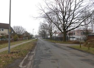 Ausbau des Stadtweges in Engelbostel verschiebt sich Der Ausbau des Stadtweges verschiebt sich. Er wird voraussichtlich 2023 verbreitert und einen durchgängigen Gehweg erhalten.