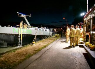 Tanker havariert bei Anderten Tanker havariert bei Anderten