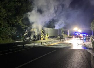 LKW brannte auf der B65 LKW-Brand auf der B65