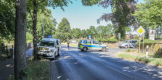 Unfall Isernhagen Burgwedeler Straße/Rehbocksweg - PKW gegen Ba