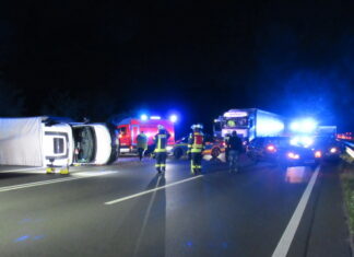 Mehrere Verletzte nach Verkehrsunfall auf der A2 bei Raststätte Garbsen Mehrere Verletzte nach Verkehrsunfall auf der A2 bei Raststätte Garbsen