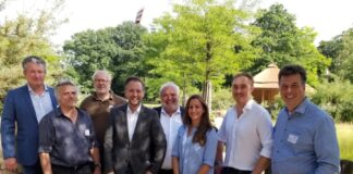 Stephan Hering-Hagenbeck, Dag Encke, Theo Pagel, André Stadler, Jörg Junhold, Karin Federer, Tim Schikora, Andreas Michael Casdorff (v.l.n.r.) - Uta Westerhüs fehlt auf dem Foto.