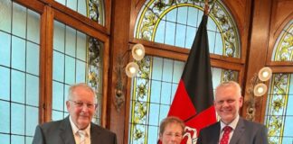 Ordensaushändigung Ehepaar von Döllen