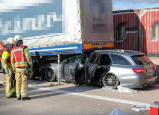 Schwerer Verkehrsunfall auf der A352 Feuerwehreinsatz