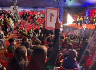 Mehr als 1.000 Jugendliche bei „Diskurs im Zelt“ Mehr als 1.000 Jugendliche bei „Diskurs im Zelt“ Erfolgreiches Beteiligungsprojekt endet nach vier Terminen