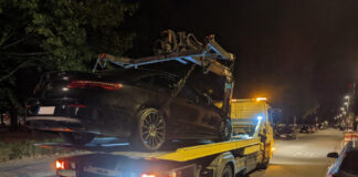 PKW auf Abschleppwagen