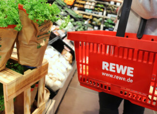 Für Umwelt, Klima und Energieeinsparung: REWE verzichtet auf Papier-Handzettel Einkaufskorb von REWE