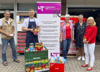 Langenhagener Tafel freut sich über Spende Gemeinsam mit Eva Schwartz vom Inner Wheel Club Hannover-Opernhaus, übergab der SPD-Landtagskandidat Tim Wook am heutigen Mittwoch Spenden an die Langenhagener Tafel.