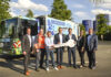 von links: Tim Mithöfer (Bürgermeister Isernhagen), Thomas Schwarz (Geschäftsführer aha), Frank Bier (stellv. Abteilungsleiter Abfall- und Wertstoffsammlung), Olaf Lies (Nds. Umweltminister), Steffen Krach (Regionspräsident), Anja Floetenmeyer-Woltmann (Klimaschutzagentur), Jürgen Kowalke (Zöller-Kipper GmbH)