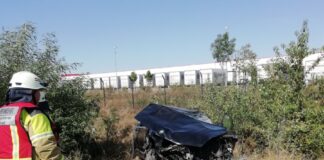 PKW Überschlägt sich auf A352.