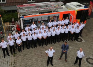 Feuerwehr Hannover begrüßt neue Azubis Hannovers Erster Stadtrat und Feuerwehrdezernent Axel von der Ohe sowie der Leiter der Feuerwehr, Dieter Rohrberg, haben am Montag 40 Auszubildende auf der Feuer- und Rettungswache 2 begrüßt.