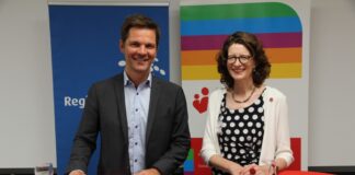 Regionspräsident Steffen Krach und Dr. Agnes Genewein, Vorständin der Stiftung Hannoversche Kinderheilanstalt.