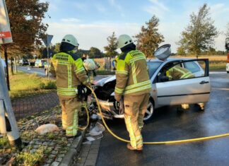 Kaltenweide: Verkehrsunfall am Kreisverkehr Altenhorster Straße Verkehrsunfall