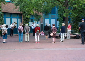 Wichtiges Gedenken angesichts aktueller Ereignisse im Rathaus-Innenhof Gedenken an den 1. September 1939 - Rathausinnenhof Langenhagen.