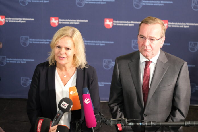 Bundesministerin des Innern und für Heimat, Nancy Faeser und Niedersachsens Innenminister Boris Pistorius.