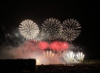 Sieg beim 30. Internationalen Feuerwerkswettbewerb 2022 geht an Europa Internationaler Feuerwerkswettbewerb - Europa