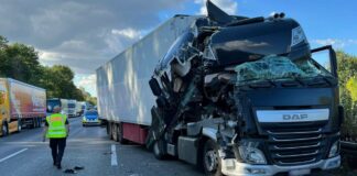 Feuerwehreinsatz - LKW Unfall Autobahn A2 bei Lehrte.